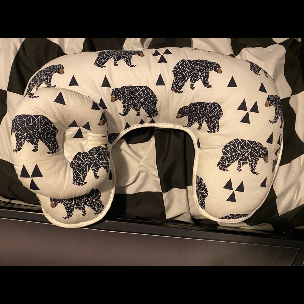 Nursing pillow